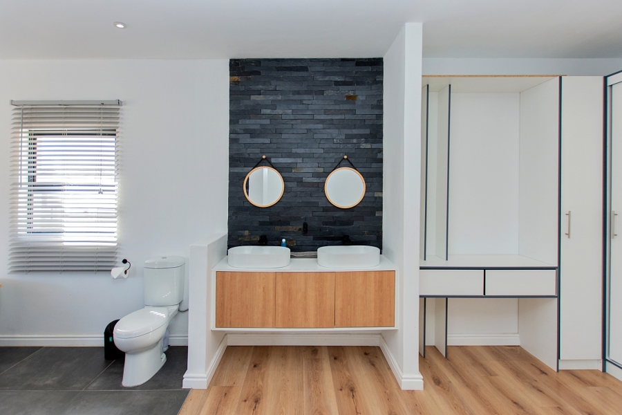 3 Bedroom Property for Sale in Sandy Point Western Cape